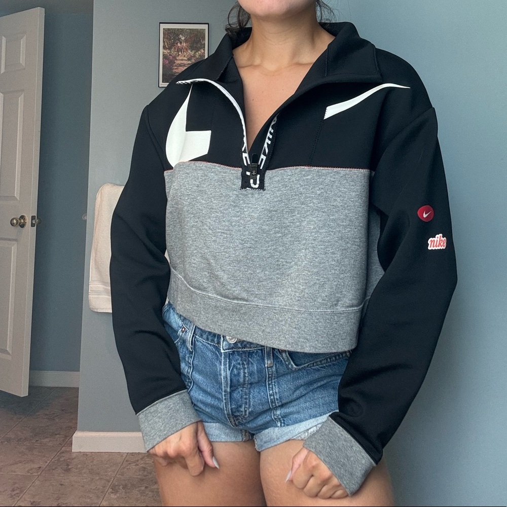 Black & Gray Nike Cropped Sweatshirt